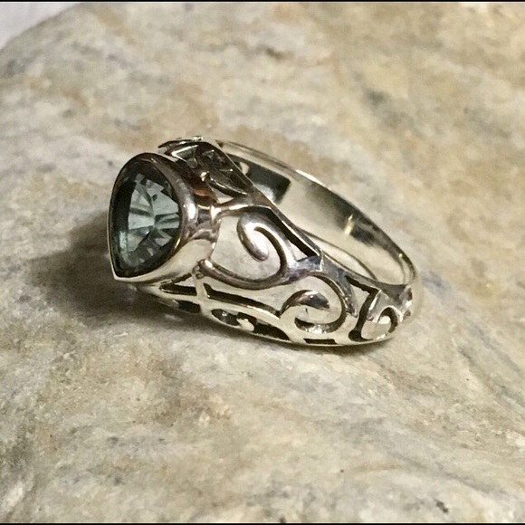 LAST ONE! Color change Alexandrite sterling ring - Picture 5 of 6